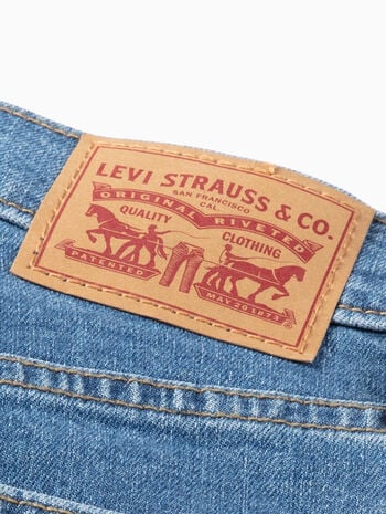 LEVI'S - High Waisted Mom Jean - FYI