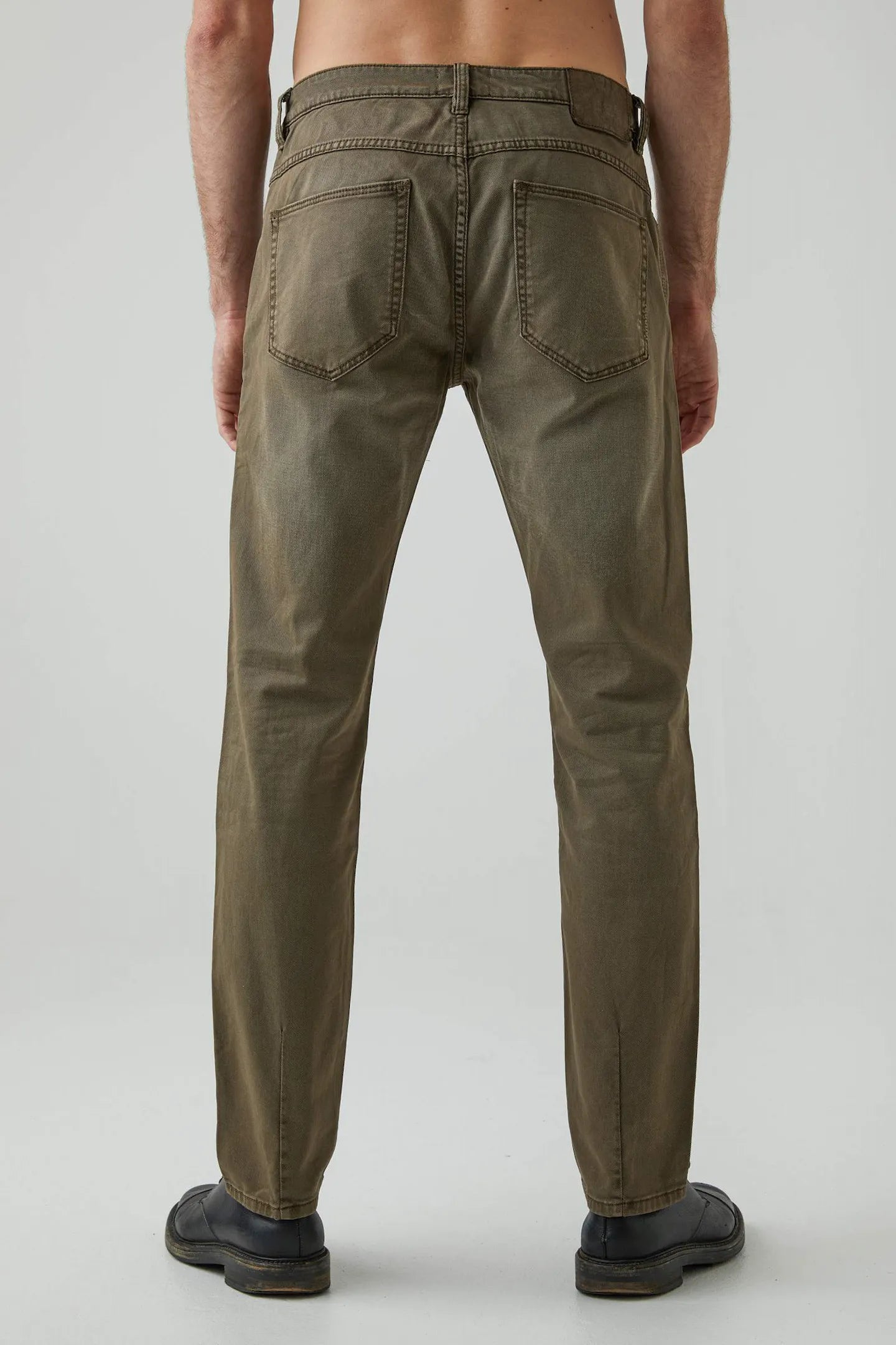 NEUW - Lou Slim Twill - DESERT