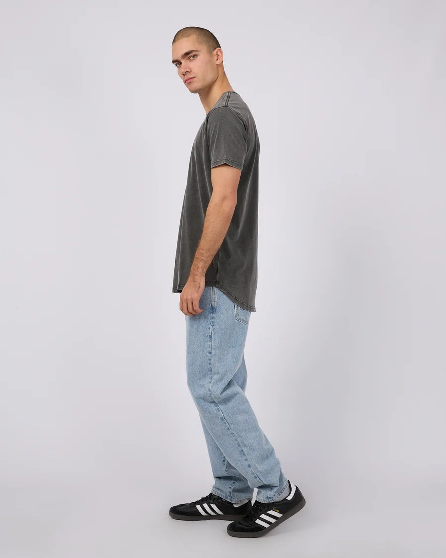 SILENT THEORY - TAIL TEE - CHAR