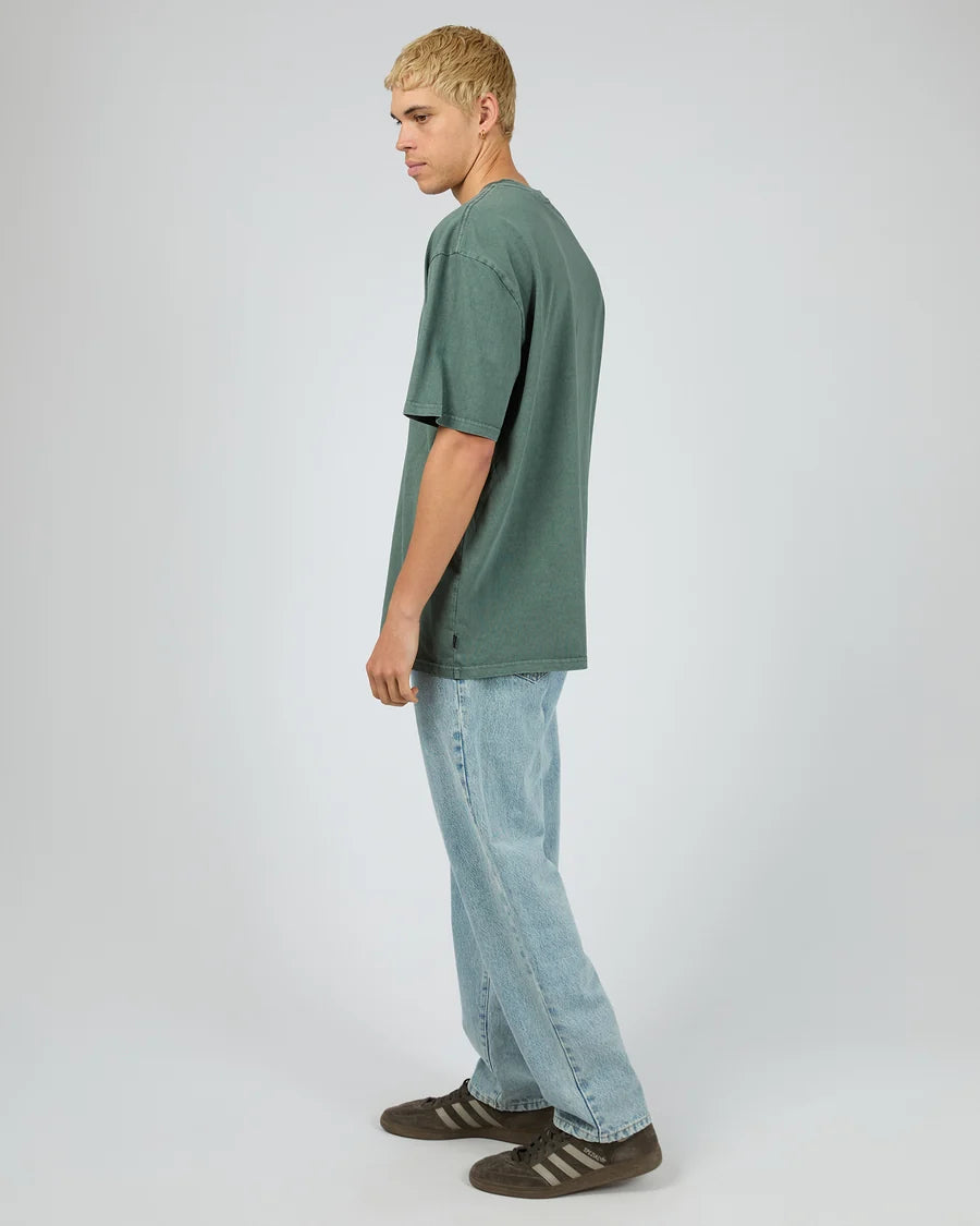 SILENT THEORY - Essential Fit Tee - PINE