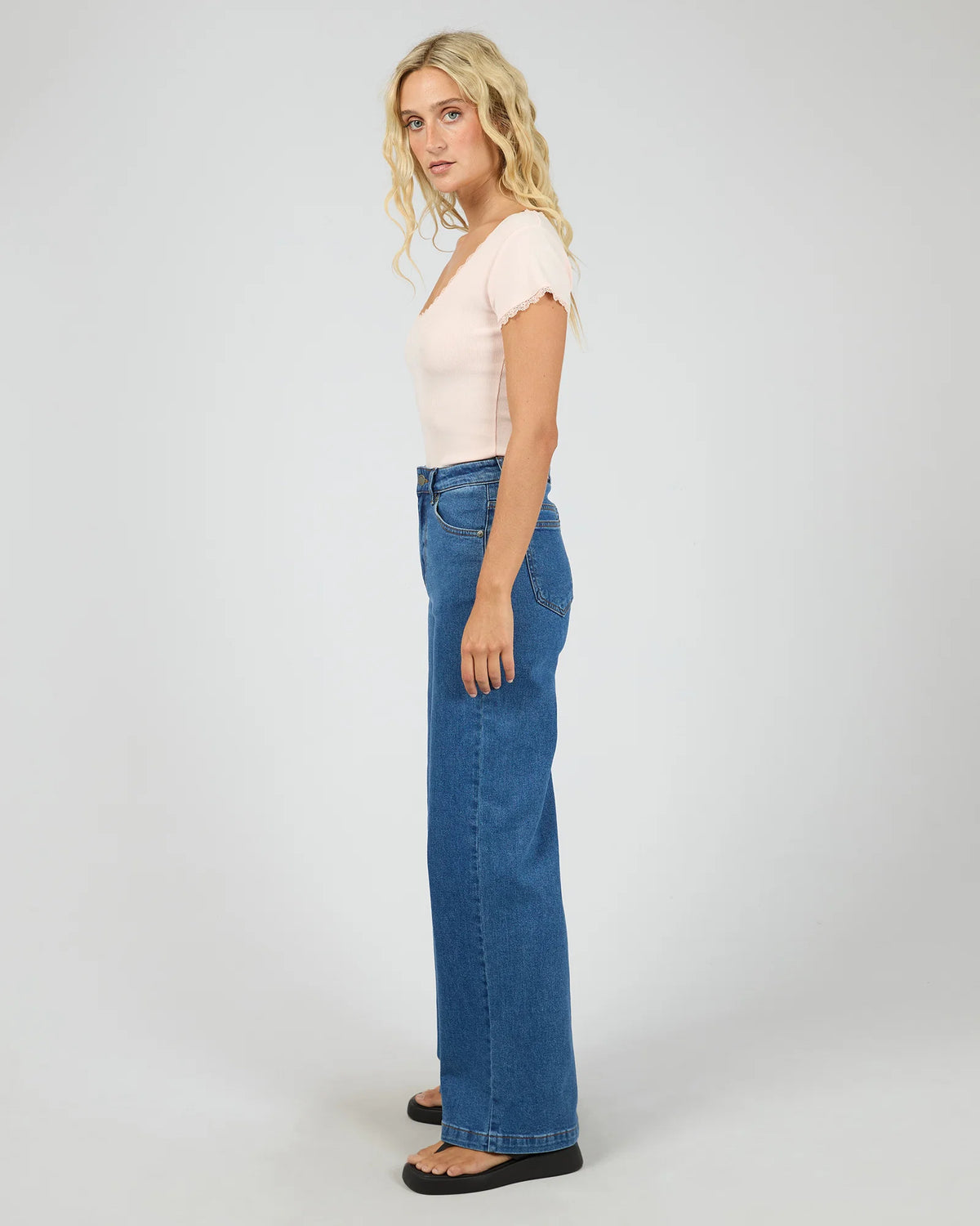 ALL ABOUT EVE - Washed Rib Lace Scoop Neck Tee - PALE PINK