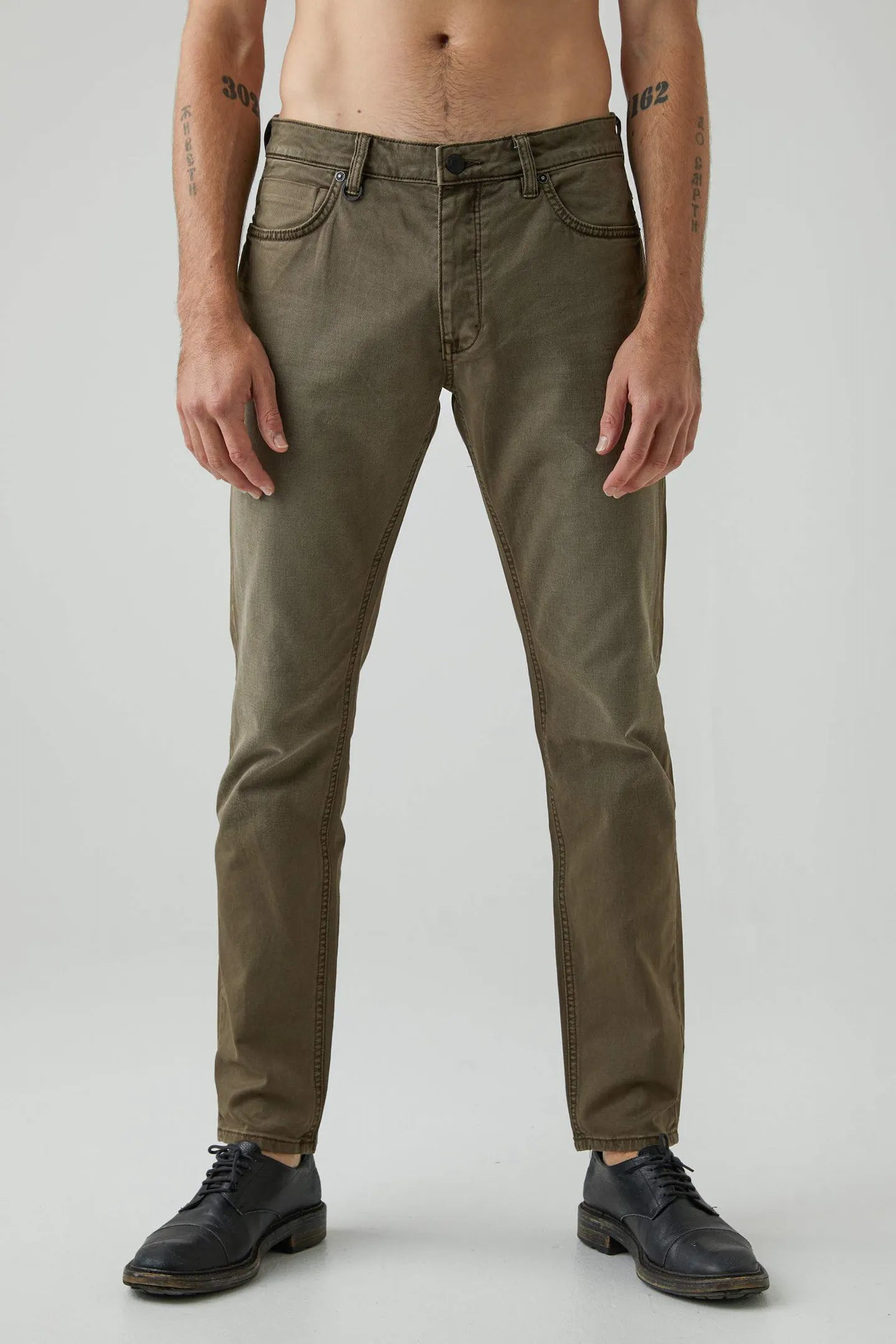 NEUW - Lou Slim Twill - DESERT