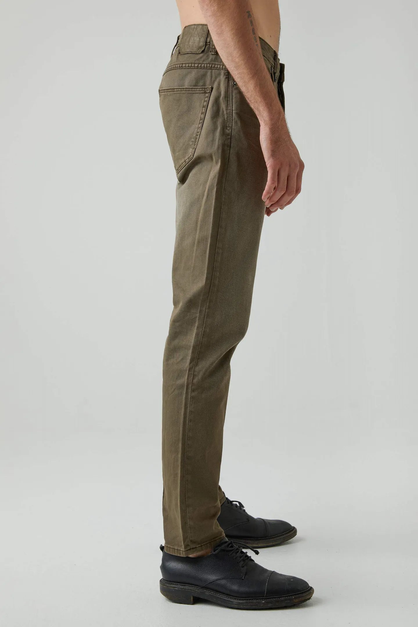 NEUW - Lou Slim Twill - DESERT