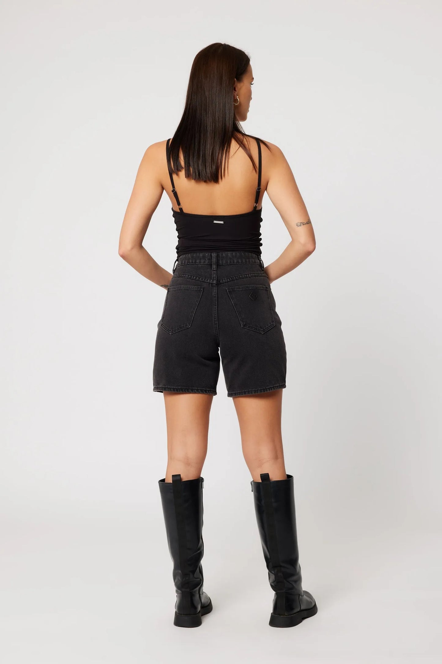ABRAND - A Carrie Short - HEIDI WASHED BLACK