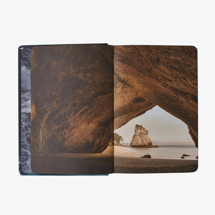 Waves and Beaches: The Powerful Dynamics of Sea and Coast (By Willard Bascom and Kim McCoy)