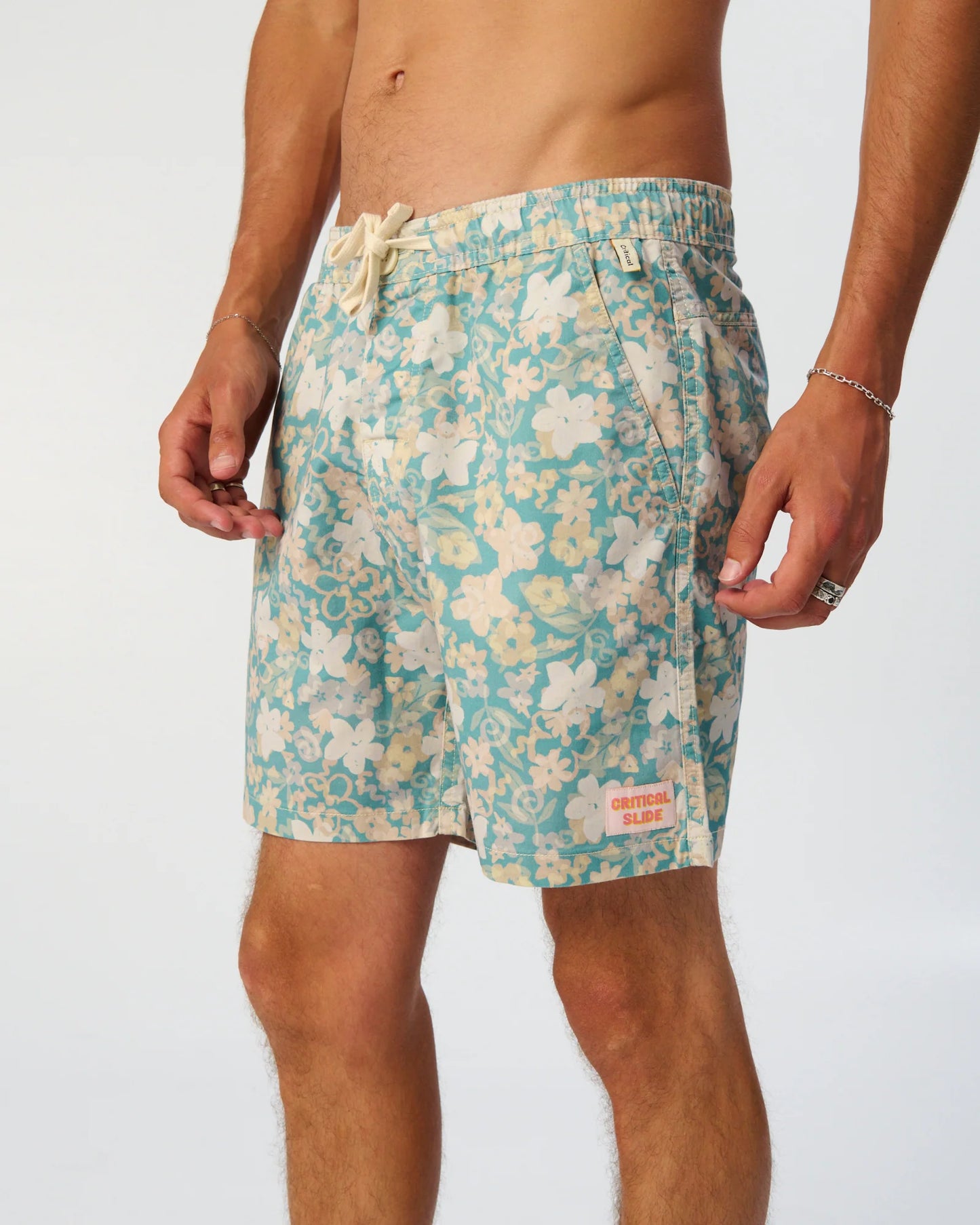 THE CRITICAL SLIDE SOCIETY - Astro 16" Trunk - Ecru