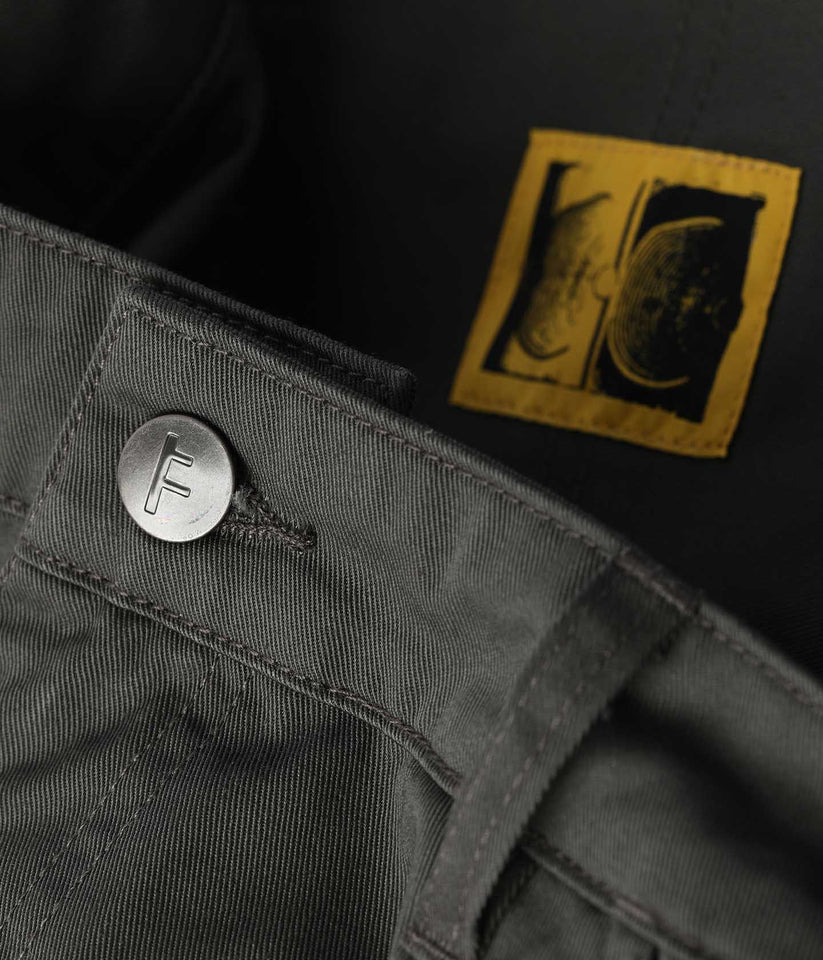 FORMER - REYNOLDS 21' WALKSHORT // SEAL DEEP OLIVE