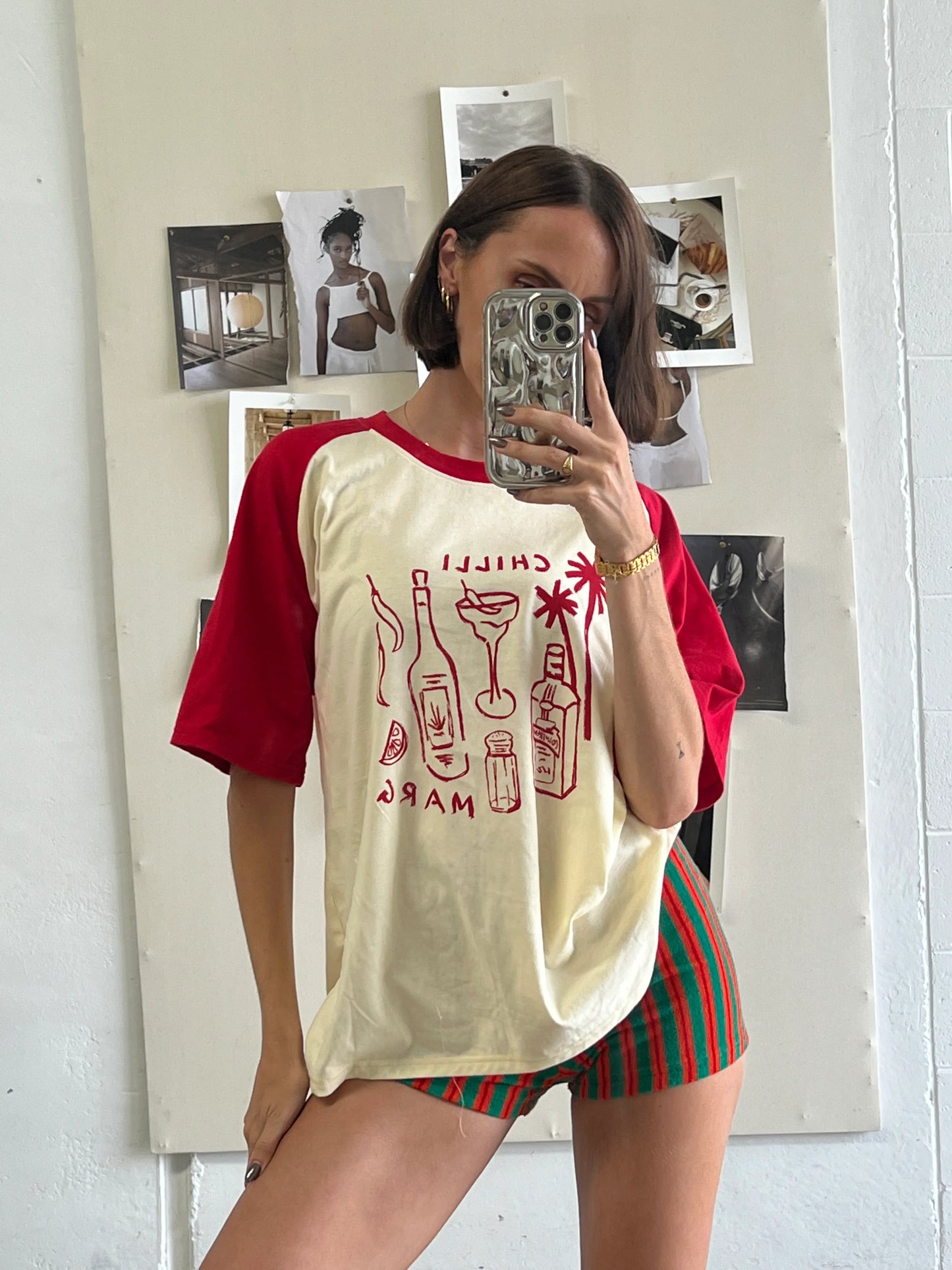 NEAR THE SEA - Chilli Marg Raglan Tee