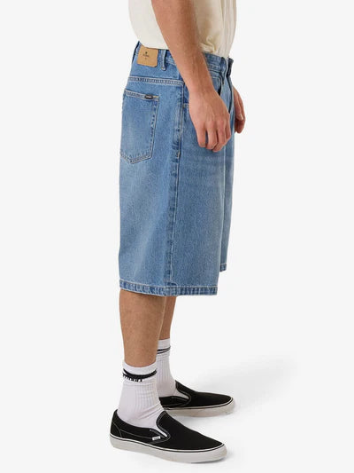 THRILLS - BIG SLACKER DENIM SHORT - Long Ago Blue
