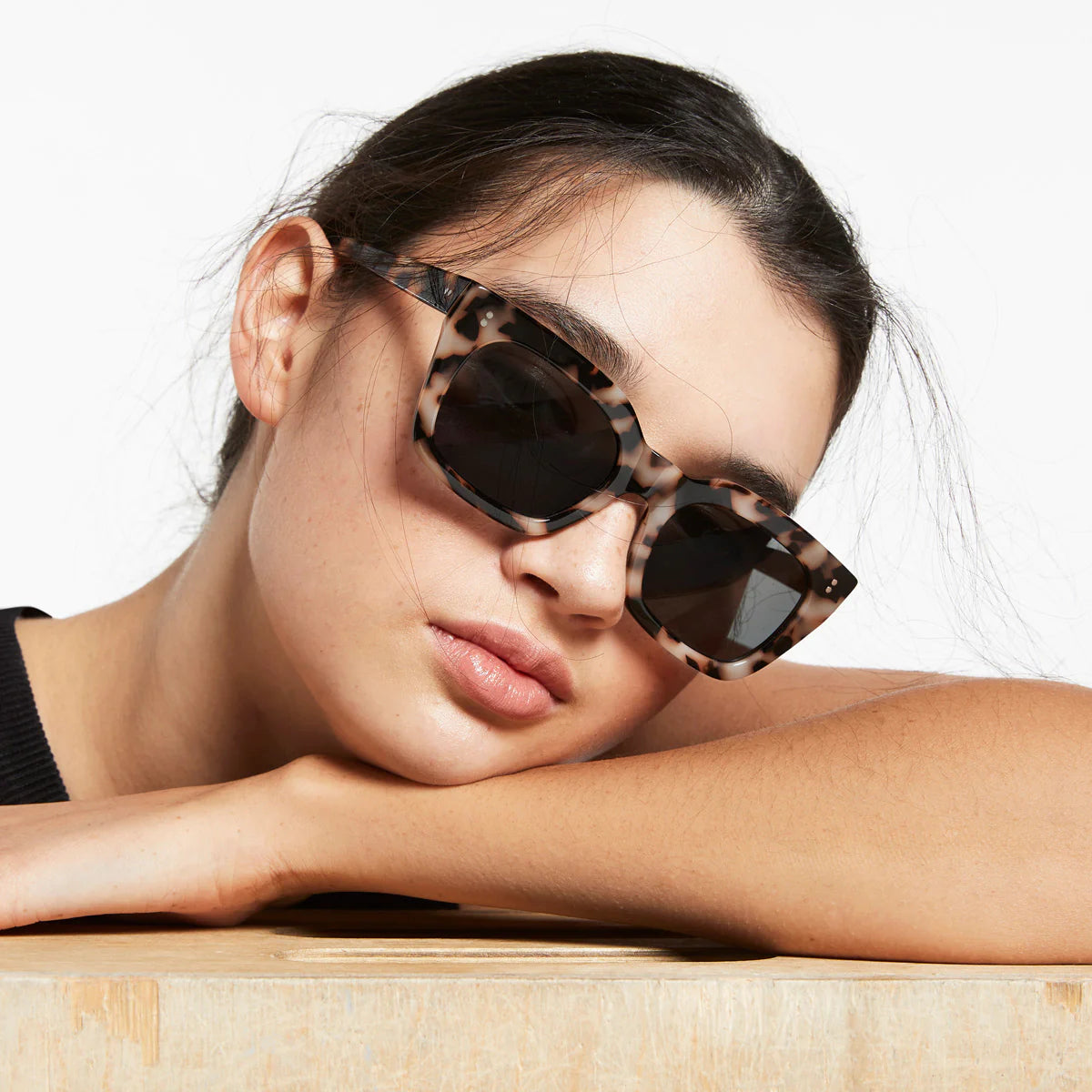 STATUS ANXIETY - Sunglasses Antagonist - White Tort