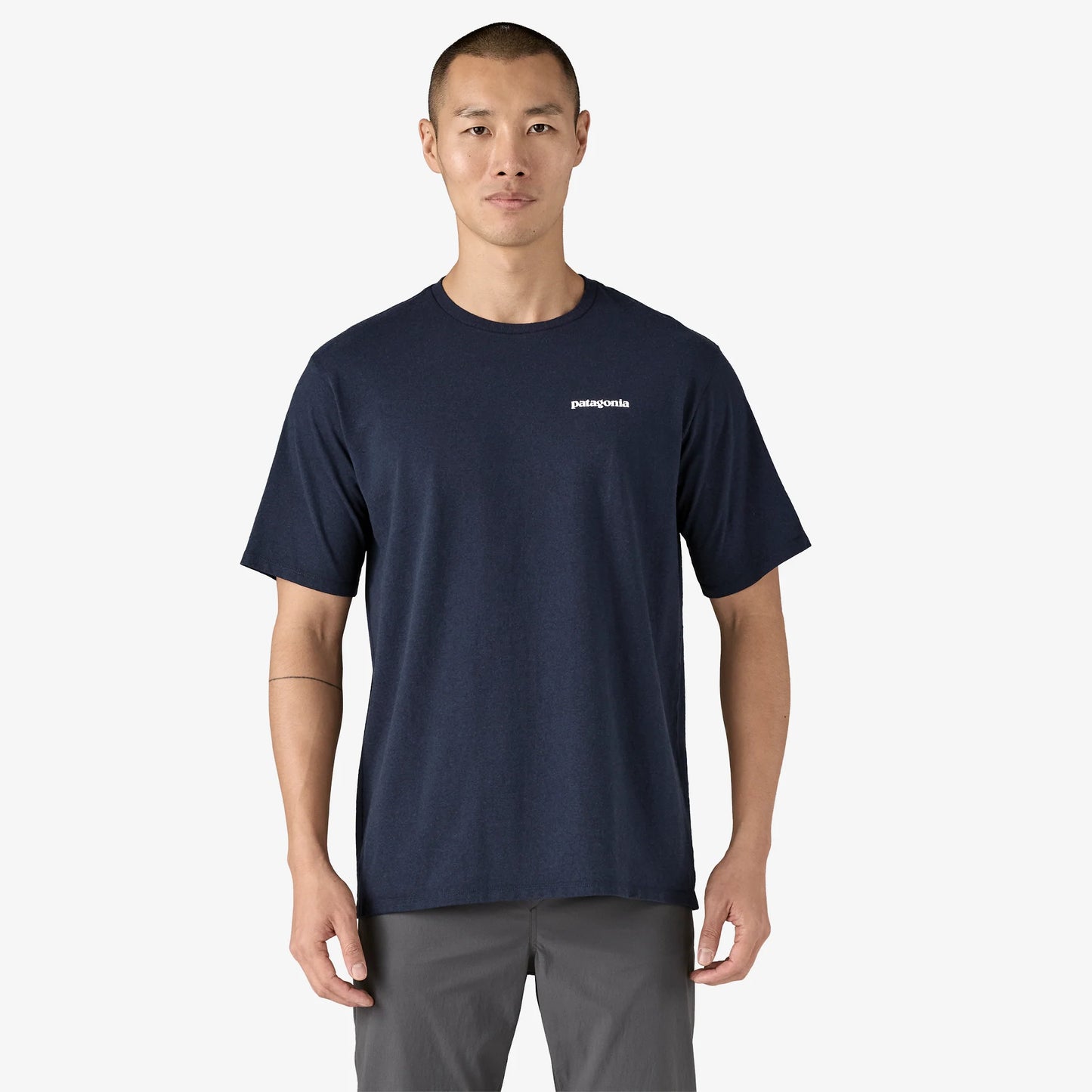 PATAGONIA -Men's P-6 Logo Responsibili-Tee® - New Navy