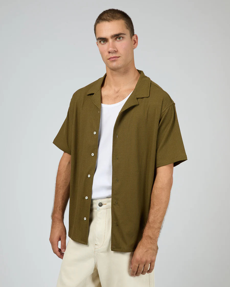 SILENT THEORY - Moroccan Knit Short Sleeve Shirt - Khaki
