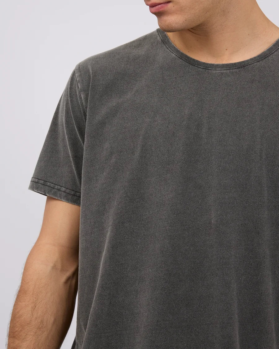 SILENT THEORY - TAIL TEE - CHAR