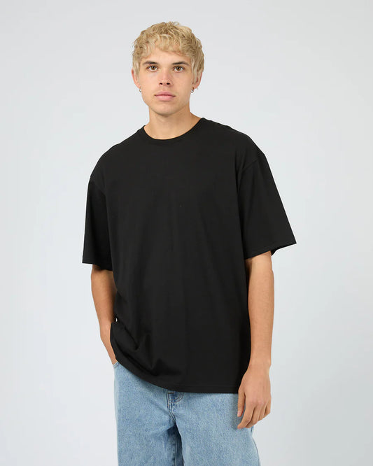 SILENT THEORY - Essential Fit Tee - BLACK