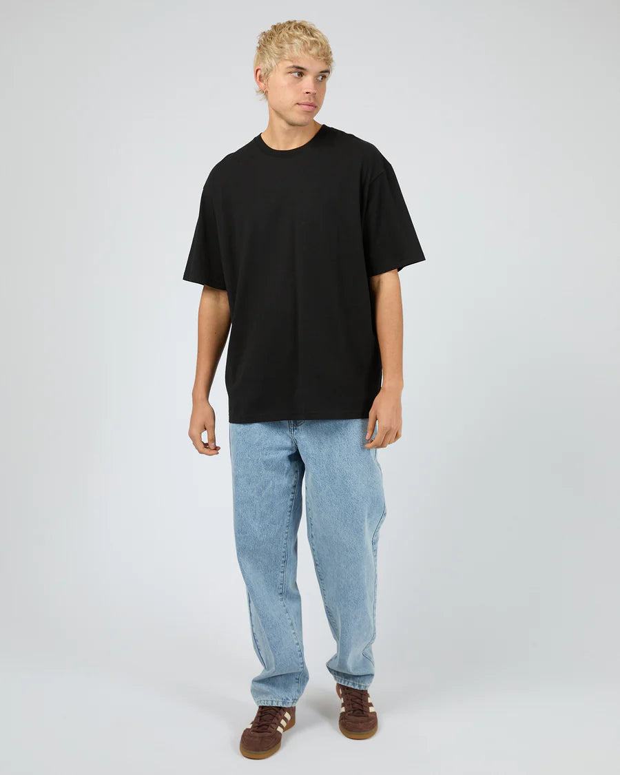 SILENT THEORY - Essential Fit Tee - BLACK