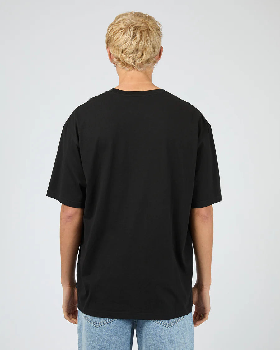 SILENT THEORY - Essential Fit Tee - BLACK