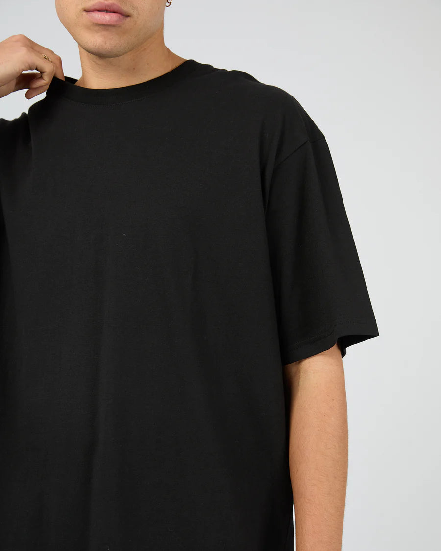SILENT THEORY - Essential Fit Tee - BLACK