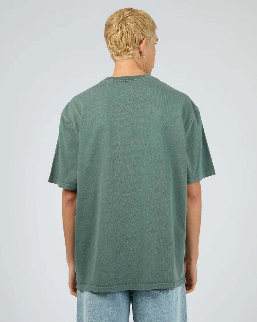 SILENT THEORY - Essential Fit Tee - PINE