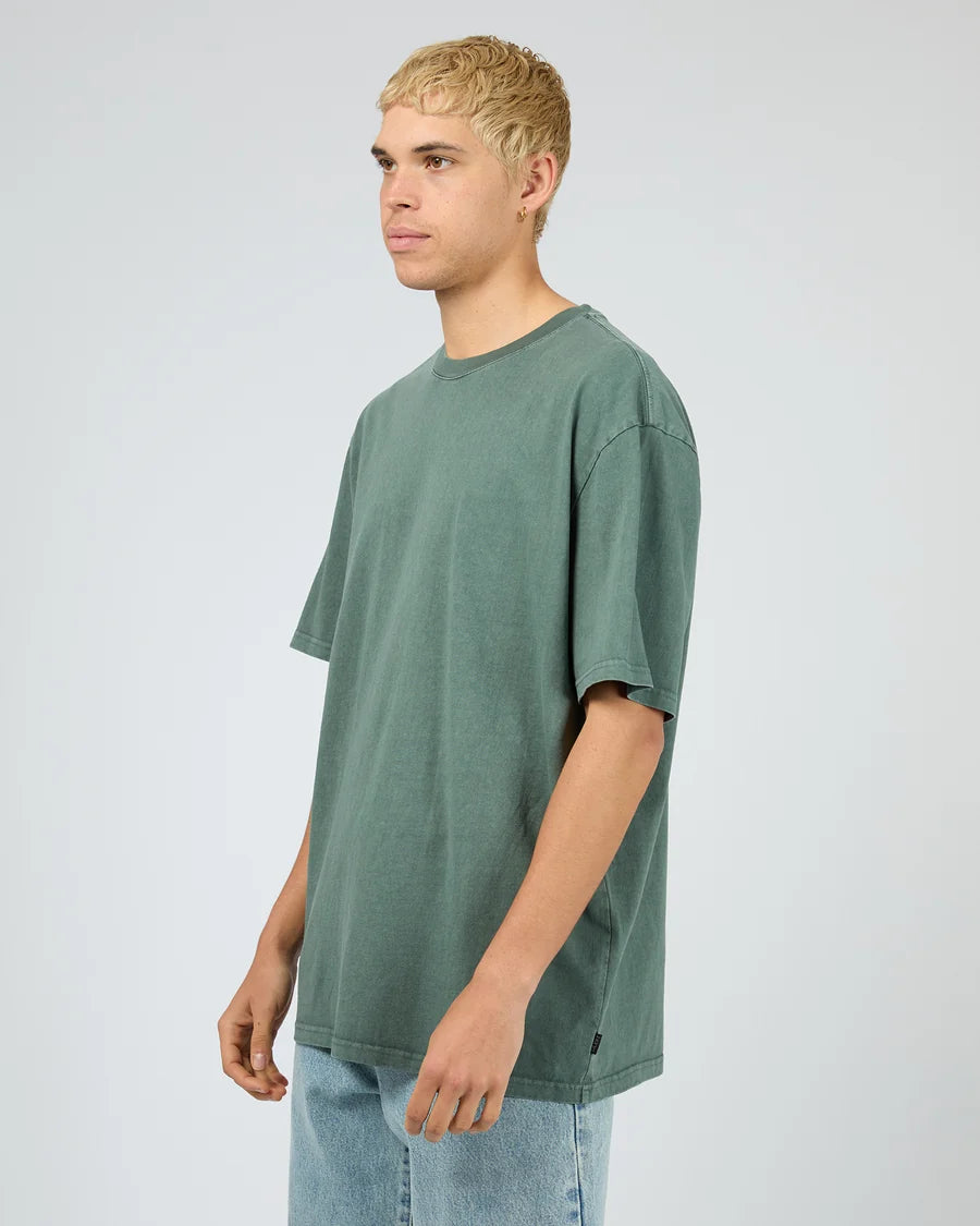 SILENT THEORY - Essential Fit Tee - PINE
