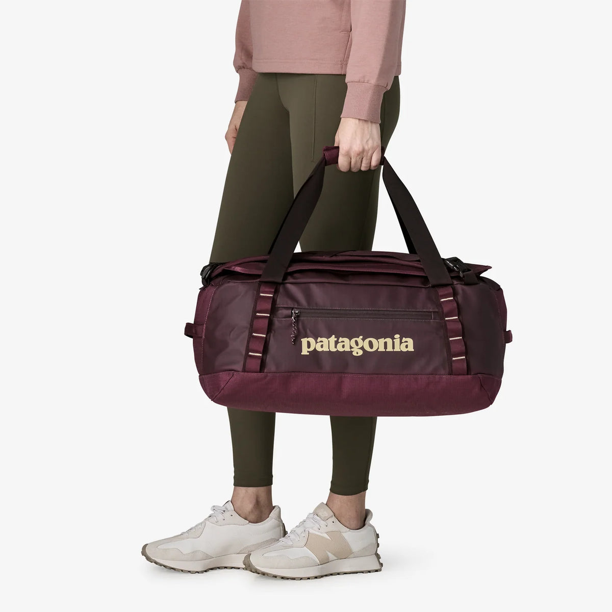 PATAGONIA - Patagonia Black Hole 40L Duffel Bag - BERRY FIG
