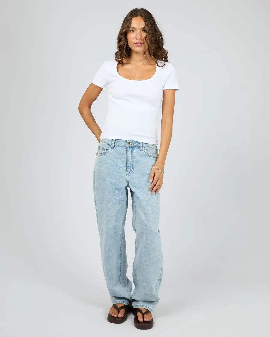 SILENT THEORY - Mia Tee - WHITE