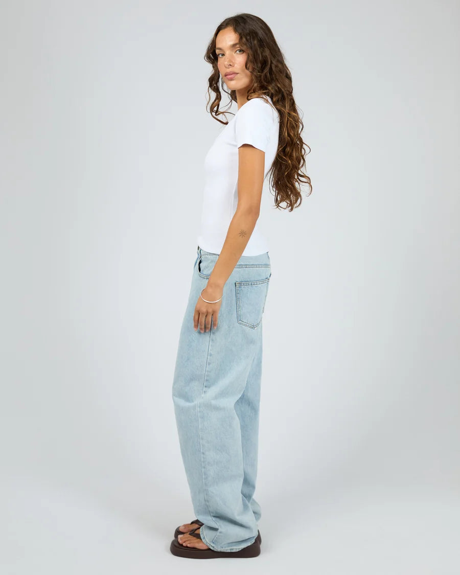 SILENT THEORY - Mia Tee - WHITE