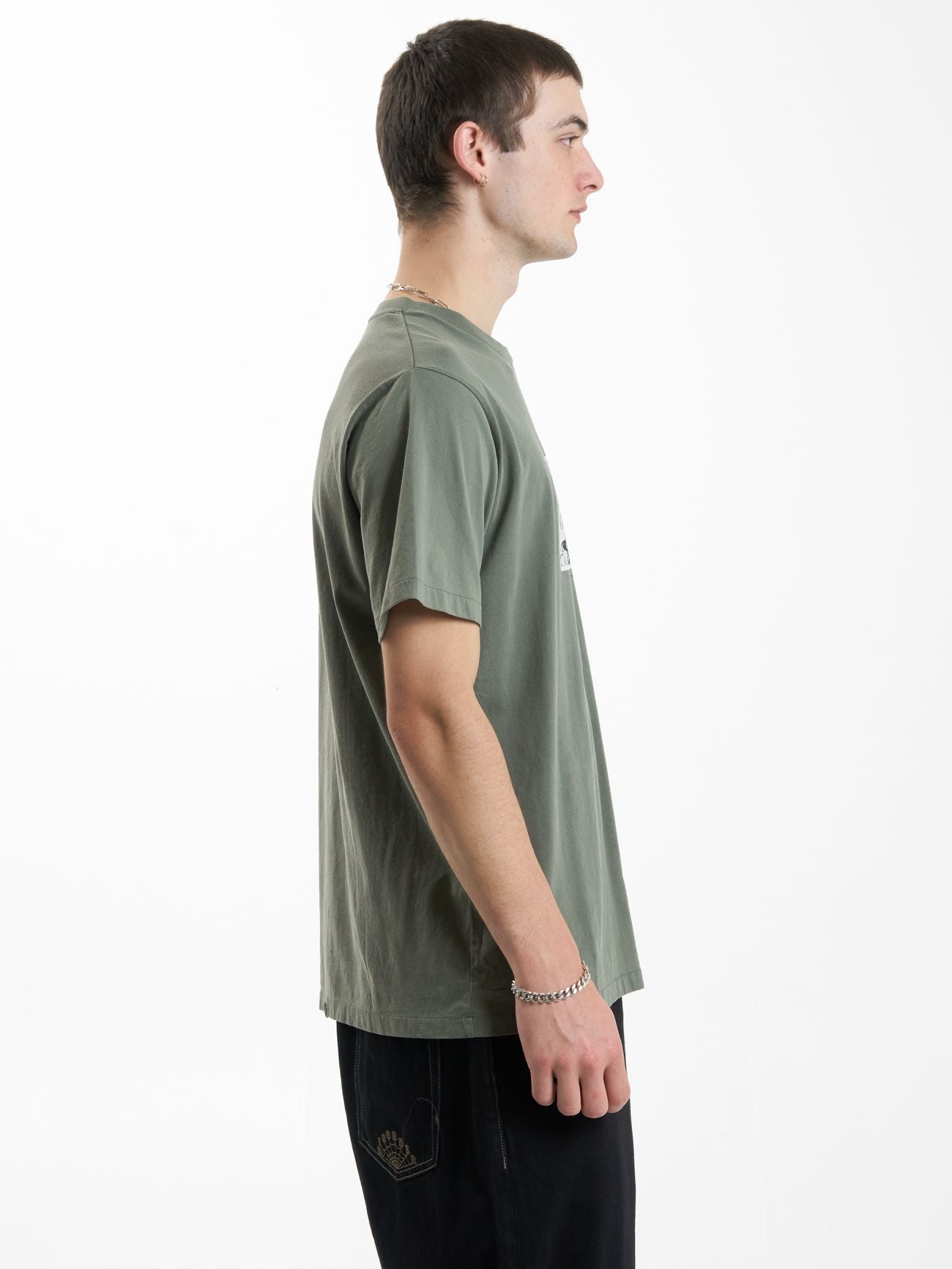 THRILLS - GRAVITATING NATURALLY MERCH FIT TEE - THYME