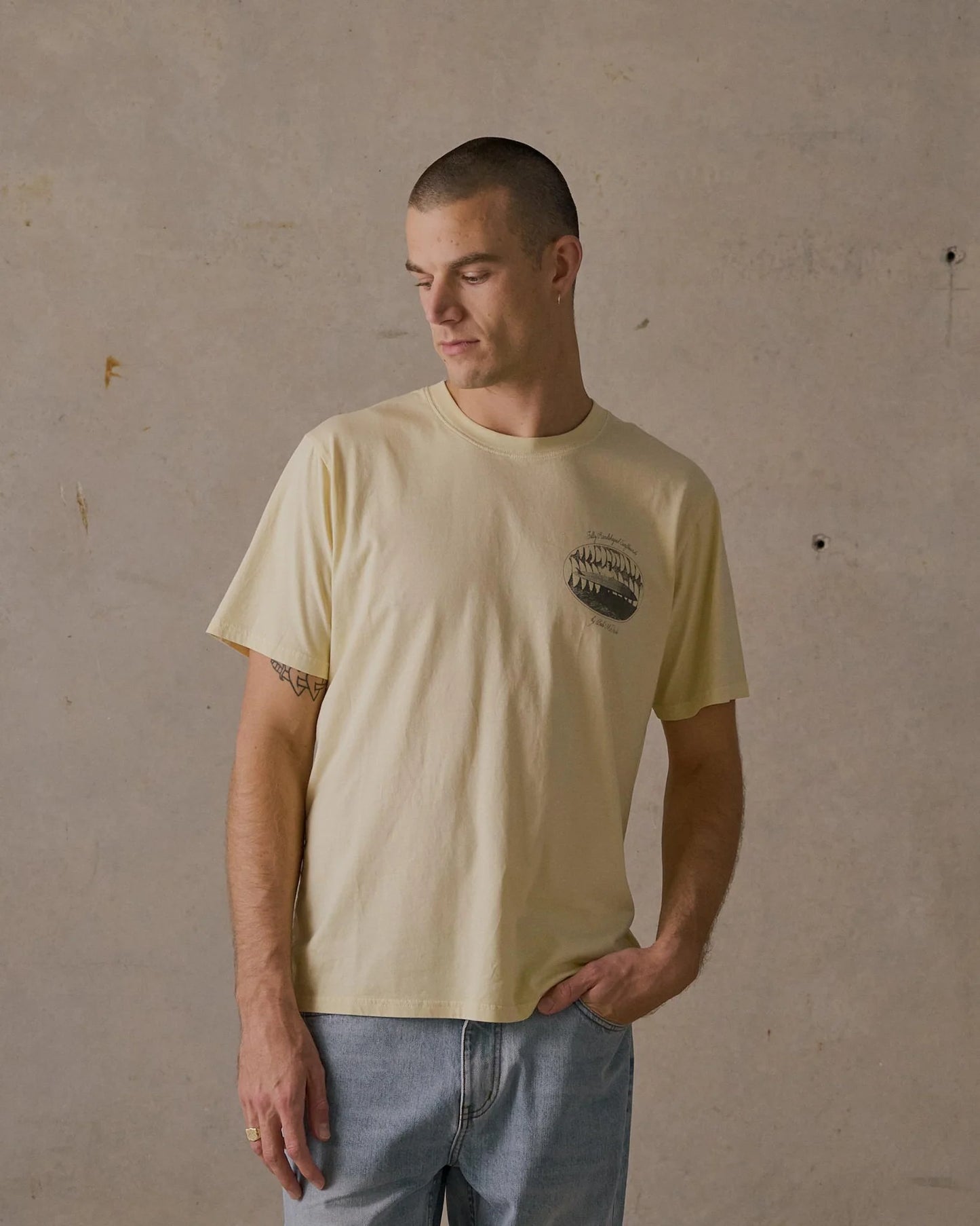 McTAVISH - Fully Hanshaped Tee - LIGHT YELLOW