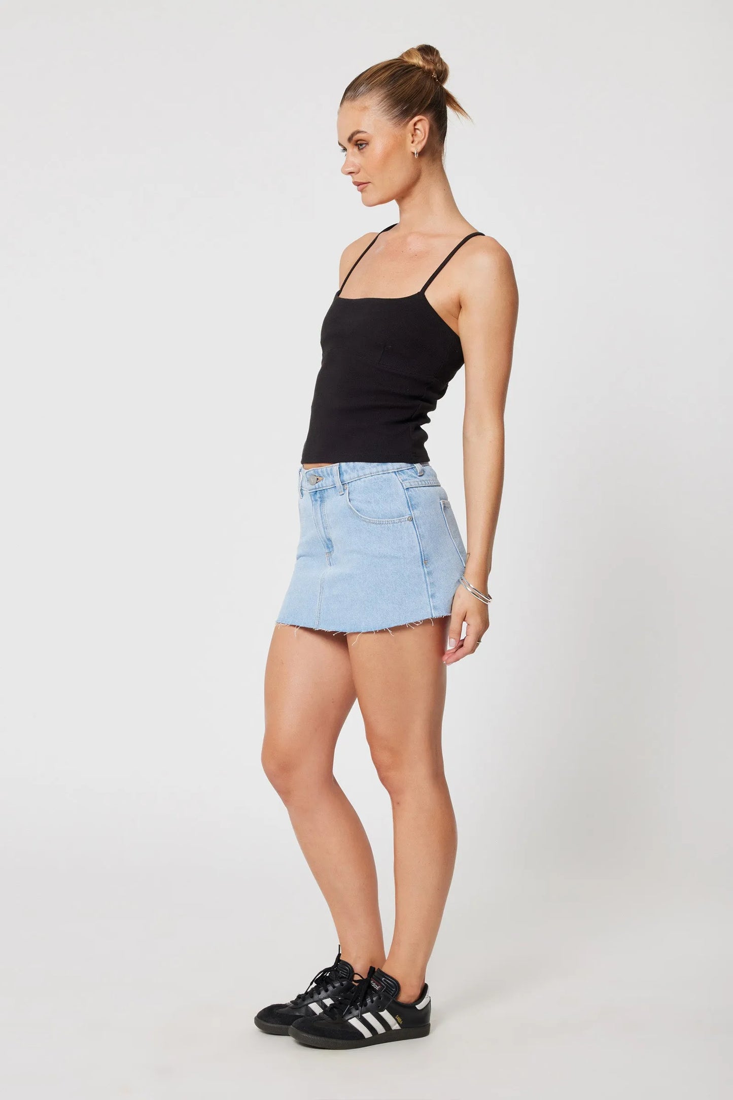 ABRAND - 99 Low Skirt - KENDALL LIGHT VINTAGE BLUE