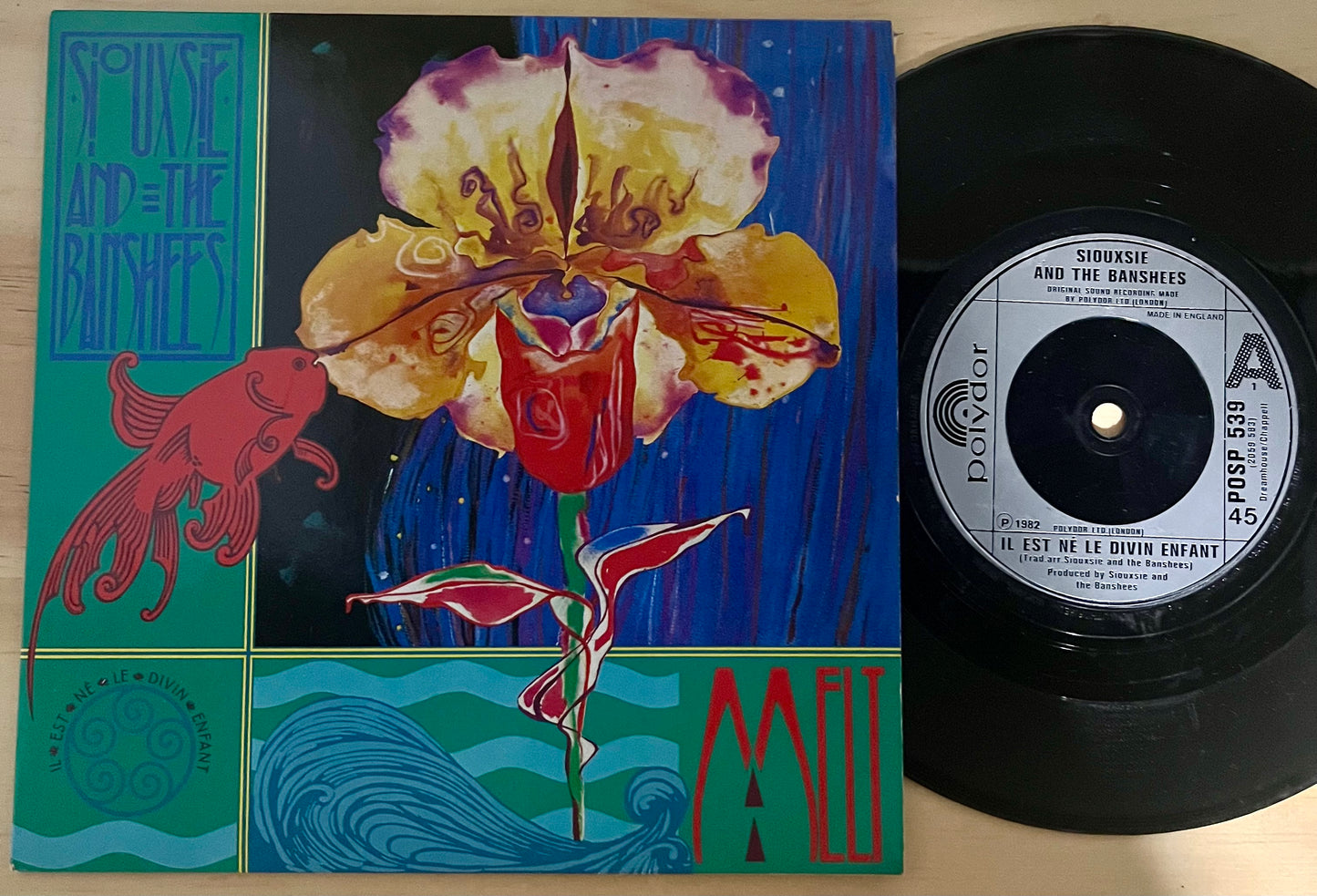 SIOUXIE AND THE BANSHEES Melt / Il Est Né Le Divin Enfant 7'' 45 UK
