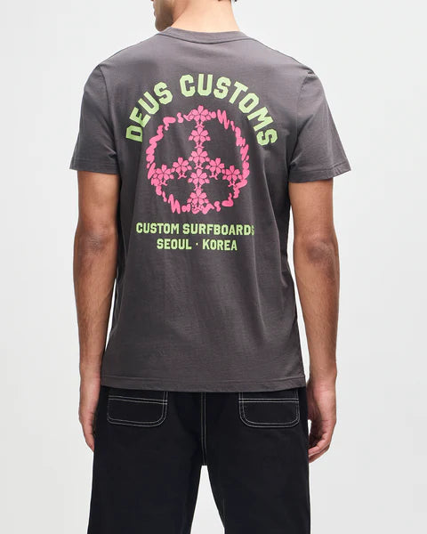 DEUS - Fancey Pansy Tee - ANTHRASITE