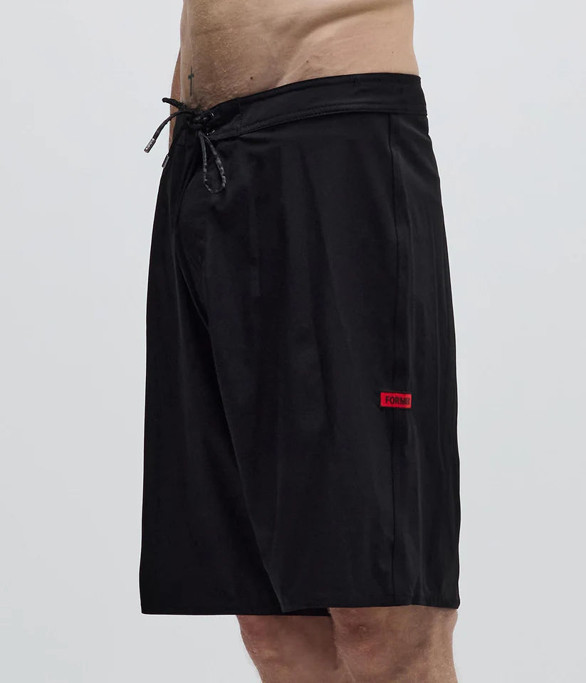 FORMER - CRUX 20" TRUNK // BLACK