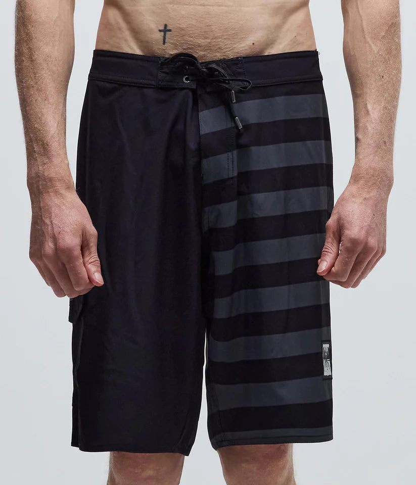 FORMER - Dion Applique 20" Trunk - Black