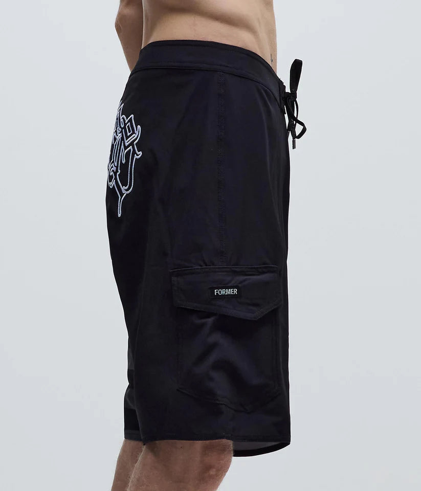 FORMER - Dion Applique 20" Trunk - Black