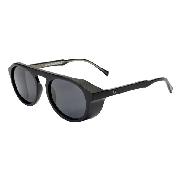 I-SEA EYEWEAR -IVAN FLORENCE  BLACK / SMOKE POLARISED LENS