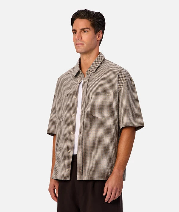 INDUSTRIE - The Charlestown Short Sleeve Shirt - Taupe / Navy