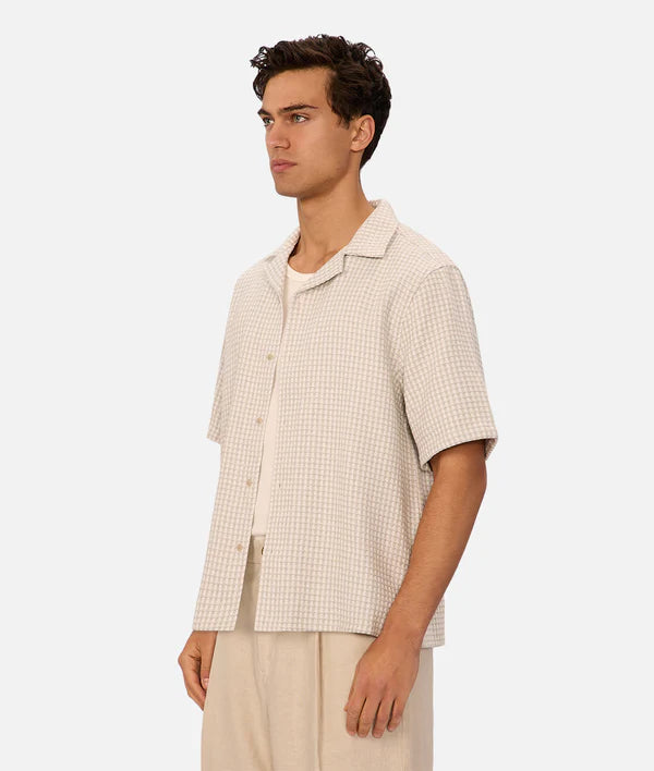 INDUSTRIE - The Almeria Short Sleeve Shirt - Off White/Blue/Stone