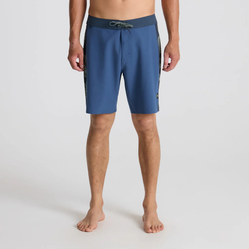 ROARK - Passage Hemp Boardshorts  - Deep Blue