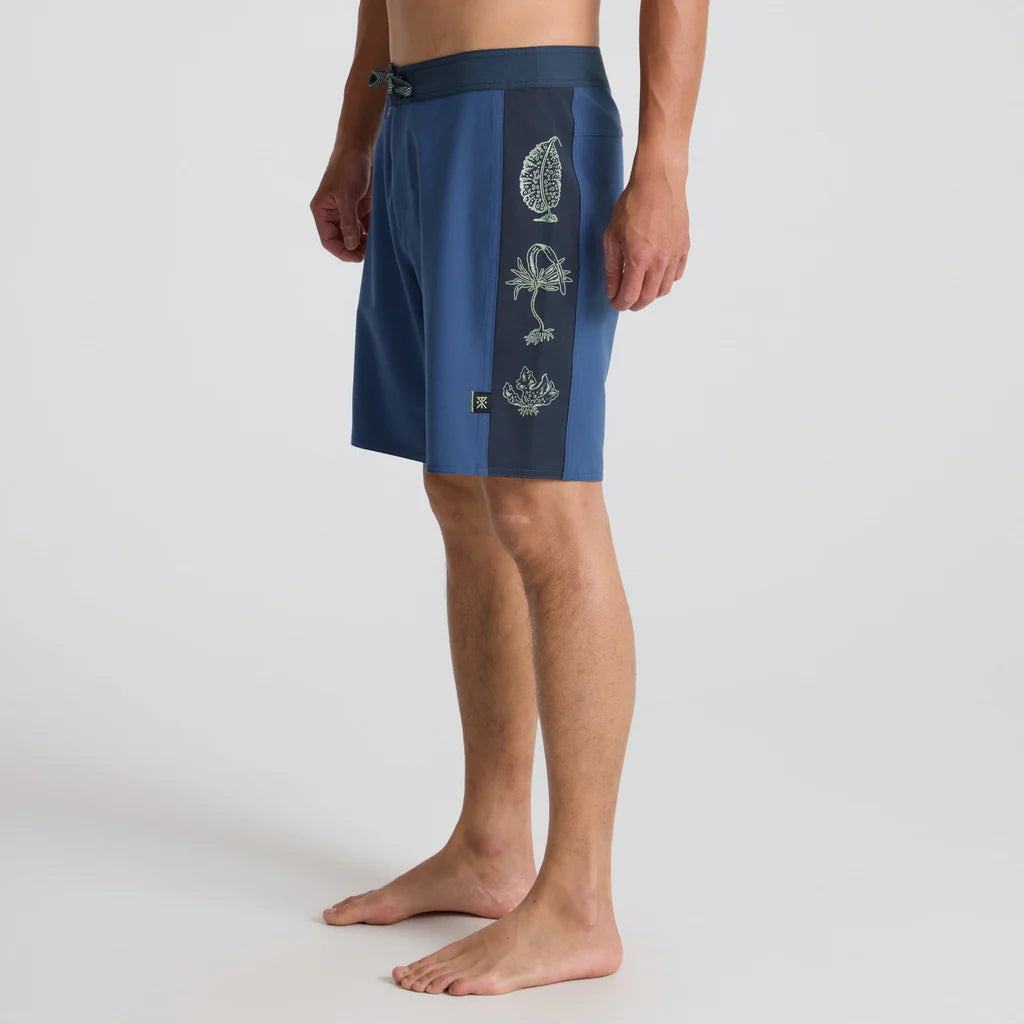 ROARK - Passage Hemp Boardshorts  - Deep Blue