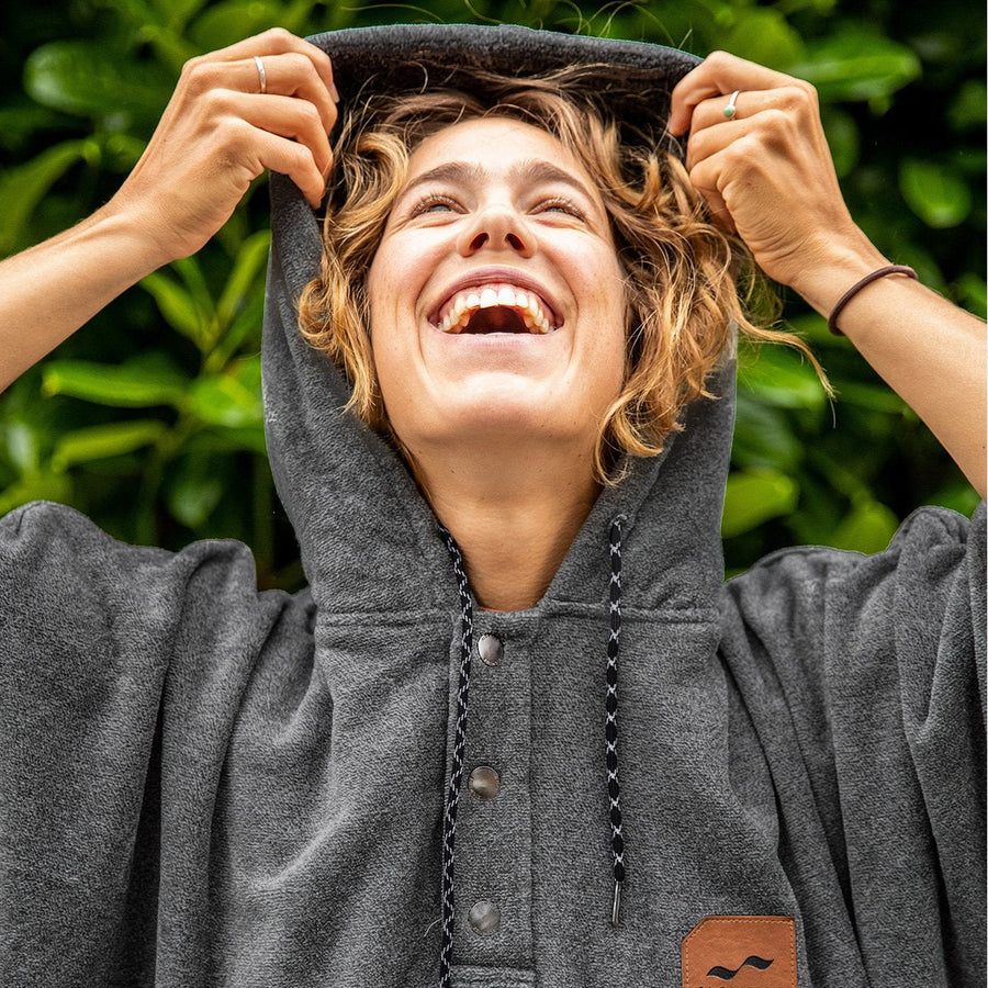 SLOWTIDE - The Digs Changing Poncho - Heather Grey