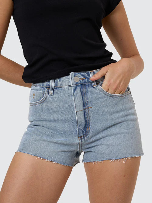 THRILLS - Sadie Short - DUSK