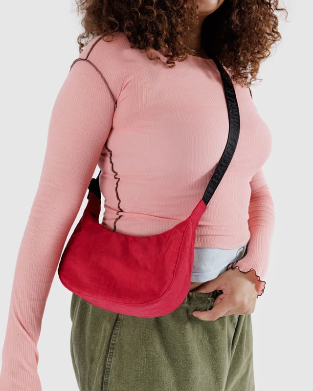 BAGGU - Small Nylon Crescent Bag - Candy Apple 37"