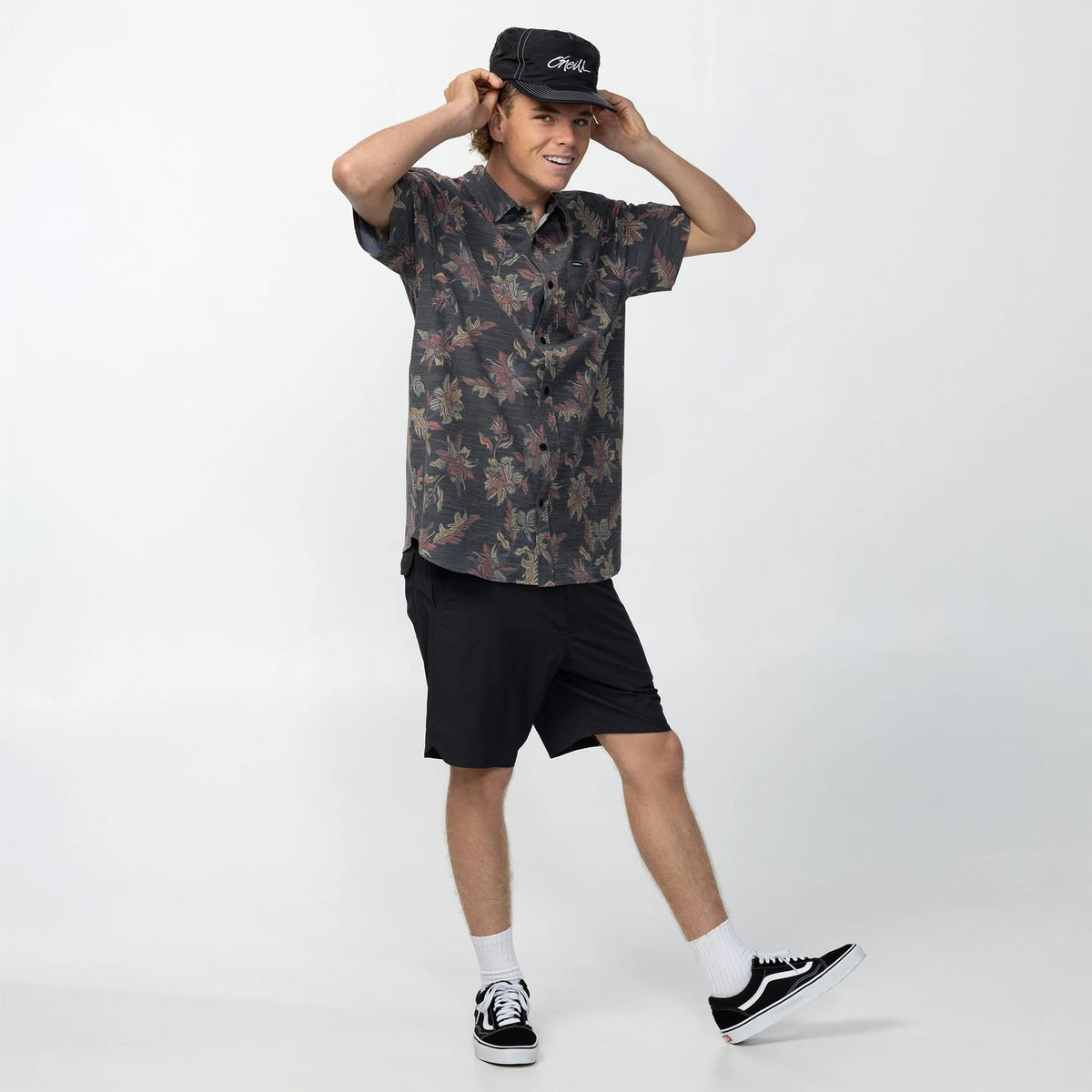 O'NEILL - UPF Slub Standard S/S Woven Shirt - BLACK