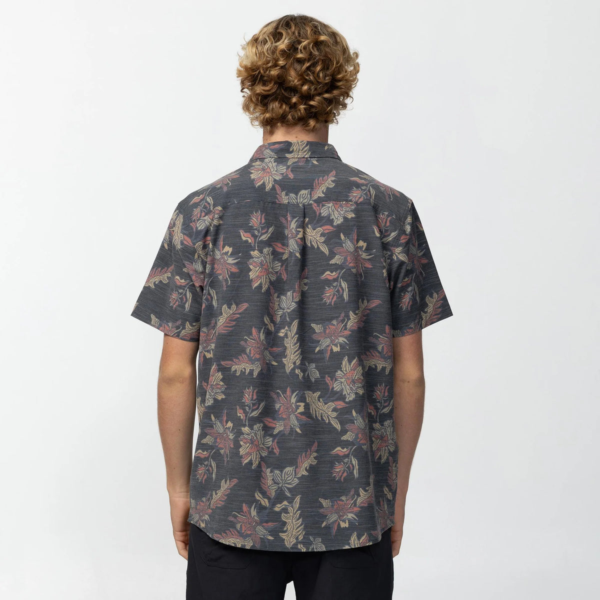O'NEILL - UPF Slub Standard S/S Woven Shirt - BLACK