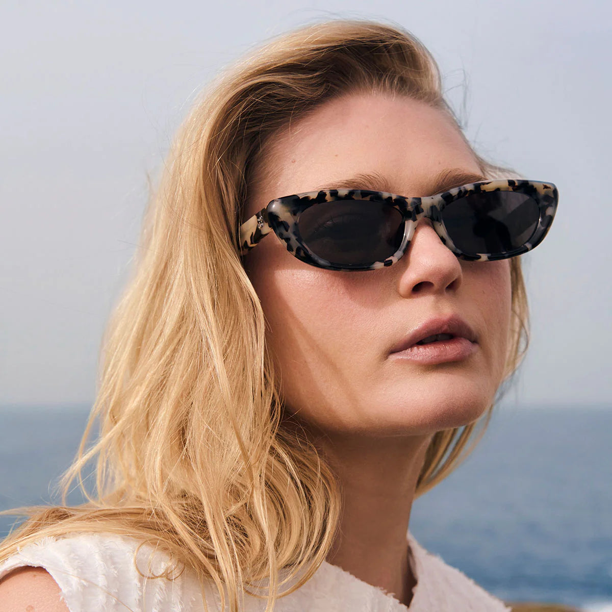 STATUS ANXIETY - Sidelines Sunglasses - White Tort