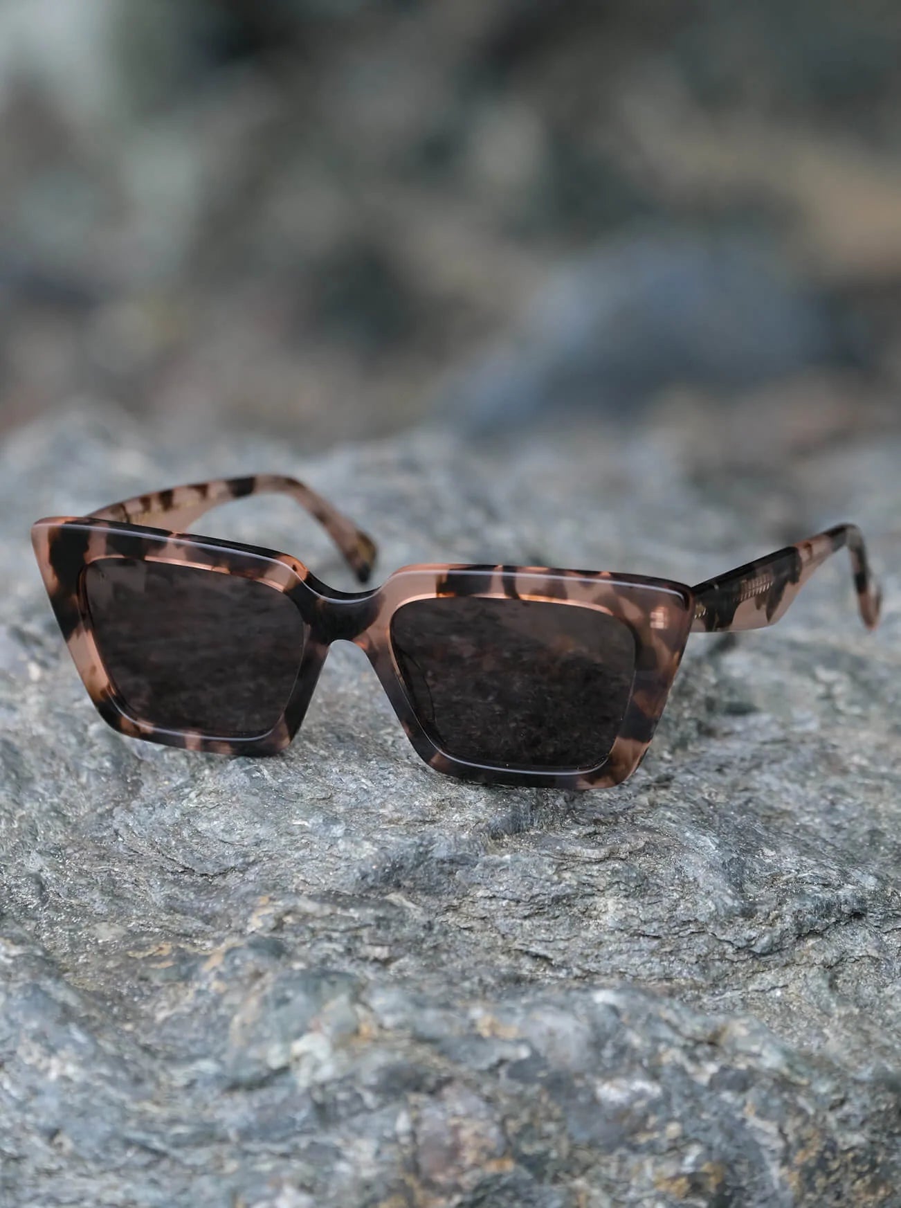 RAEN - KEERA - CORAL TORTOISE / DARK SMOKE