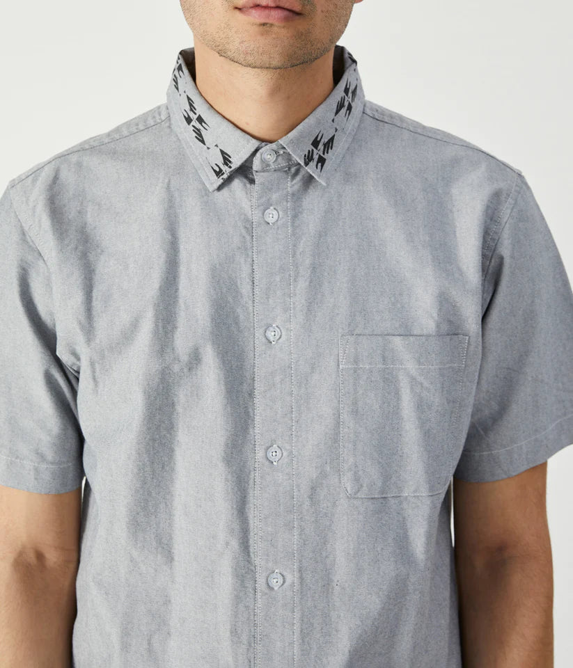 FORMER - Vivian All Purpose SS Shirt - Light Grey